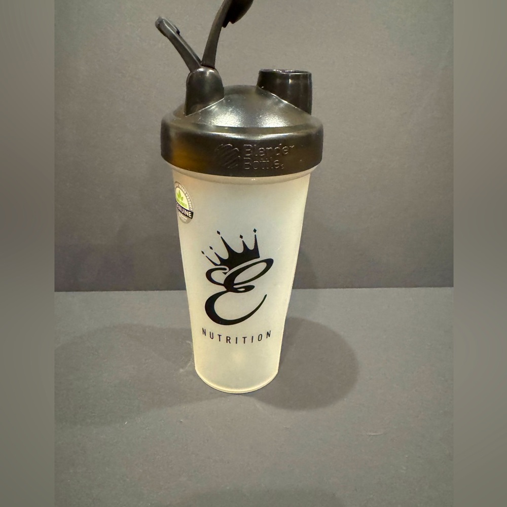 Empire Nutrition: Black and Clear Shaker Bottle BPA Free, 28 oz. New